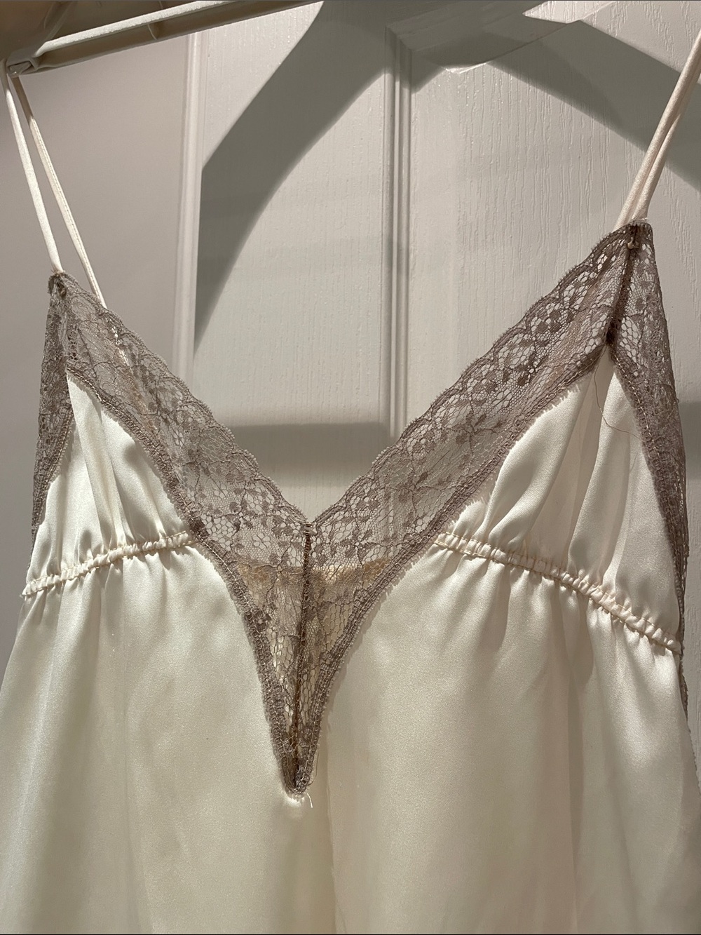 VTG Saks Fifth Avenue Nylon Lace Trim Floor Length Slip Dress S Cream Union Made